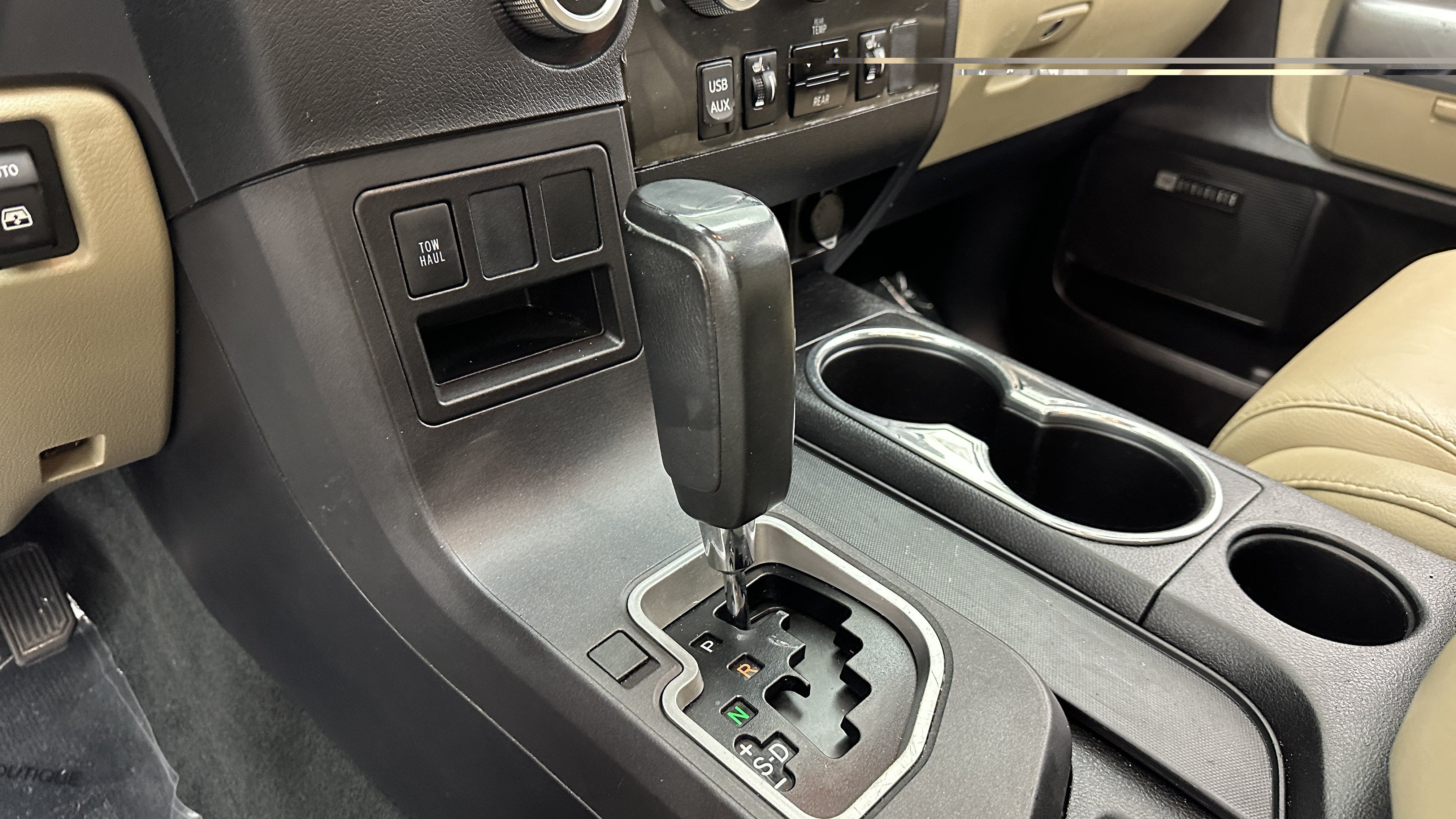 Used 2018 Toyota Sequoia Limited w/ Safety & Convenience Package RWD image 23