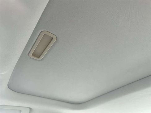 Used 2011 Cadillac DTS Luxury image 29