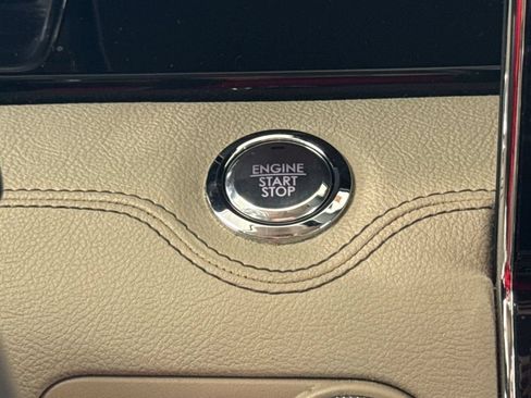 Used 2022 Lincoln Navigator Reserve AWD/4WD image 21