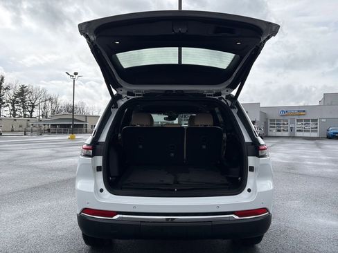 Used 2023 Jeep Grand Cherokee Limited image 20