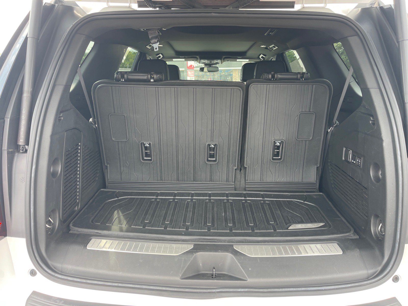 Used 2023 GMC Yukon Denali w/ LPO, Floor Liner Package AWD/4WD image 14
