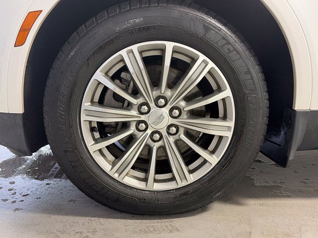 Used 2017 Cadillac XT5 Luxury w/ Driver Awareness Package AWD/4WD image 13