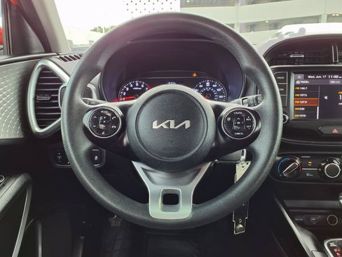 Used 2022 Kia Soul LX w/ Technology Package FWD image 15