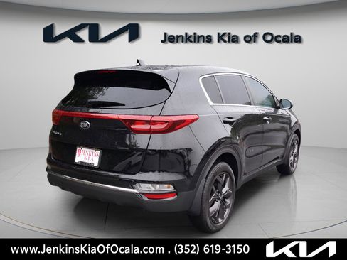 Certified 2022 Kia Sportage LX w/ LX FWD Value Edition Package image 3