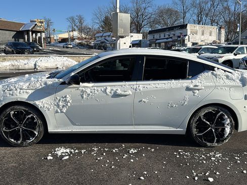 Certified 2024 Nissan Altima 2.5 SR image 4