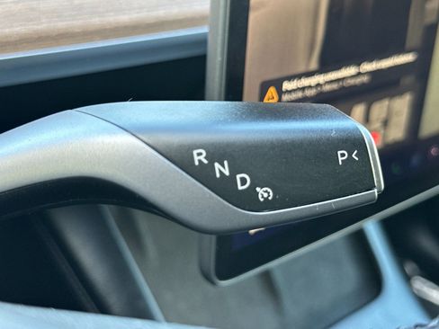 Used 2022 Tesla Model Y Performance AWD/4WD image 25
