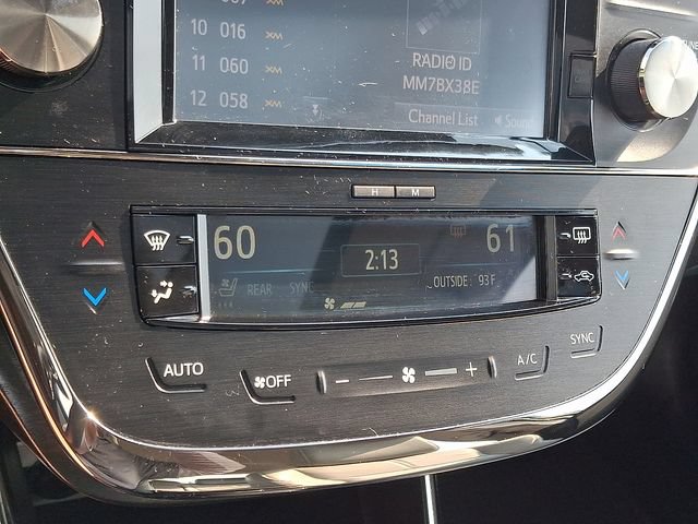Used 2016 Toyota Avalon Limited w/ Toyota Safety Sense Package FWD image 17