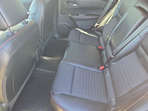 Used 2025 Nissan Rogue SV AWD/4WD image 13