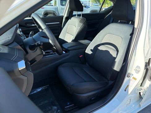 Used 2021 Nissan Altima 2.5 SV w/ SV Premium Package image 32