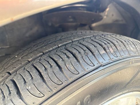 Used 2003 Cadillac De Ville w/ Trunk Convenience Package FWD image 14