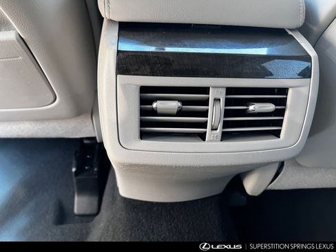 Used 2015 Toyota Venza Limited image 24