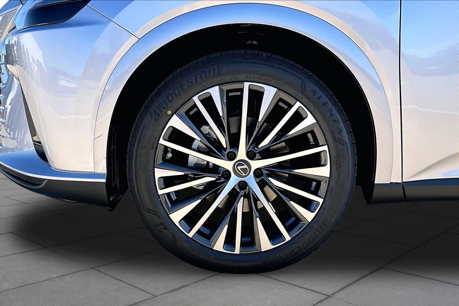 New 2026 Lexus RX 350 Premium Plus w/ Accessory Package (2T) FWD image 11