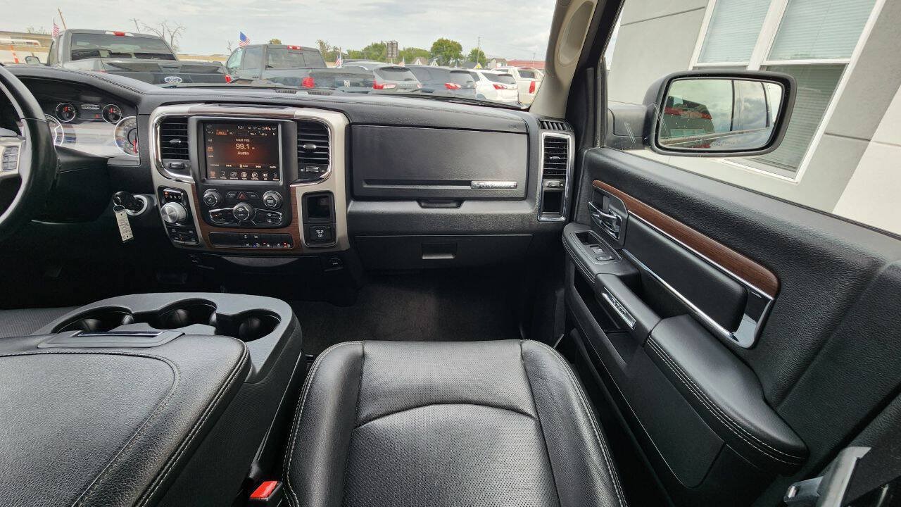 Used 2017 RAM 1500 Laramie AWD/4WD image 17