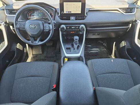 Used 2025 Toyota RAV4 XLE FWD image 15