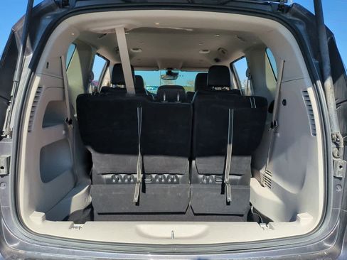 Used 2023 Chrysler Pacifica Touring-L image 33