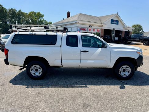 Used 2020 Toyota Tacoma SR RWD image 6