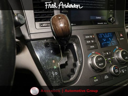 Used 2019 Toyota Sienna XLE FWD image 16
