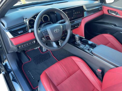 Used 2025 Toyota Camry XSE image 4