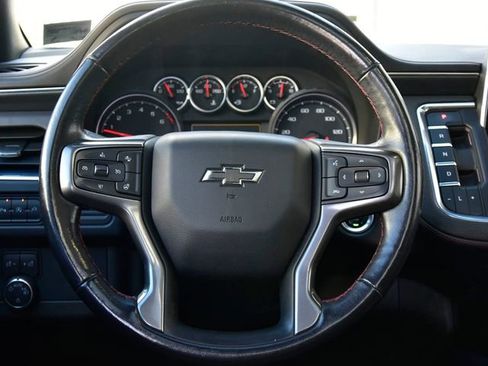 Used 2021 Chevrolet Suburban RST w/ Luxury Package image 21