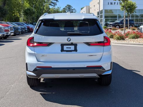 Used 2025 BMW X1 xDrive28i w/ Convenience Package AWD/4WD image 4