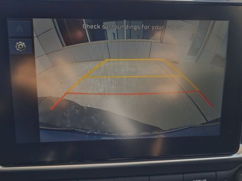 Used 2025 Hyundai Venue SEL FWD image 12
