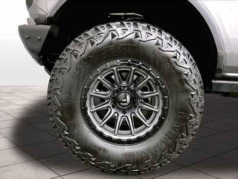 Used 2022 Ford Bronco Badlands w/ Sasquatch Package AWD/4WD image 8