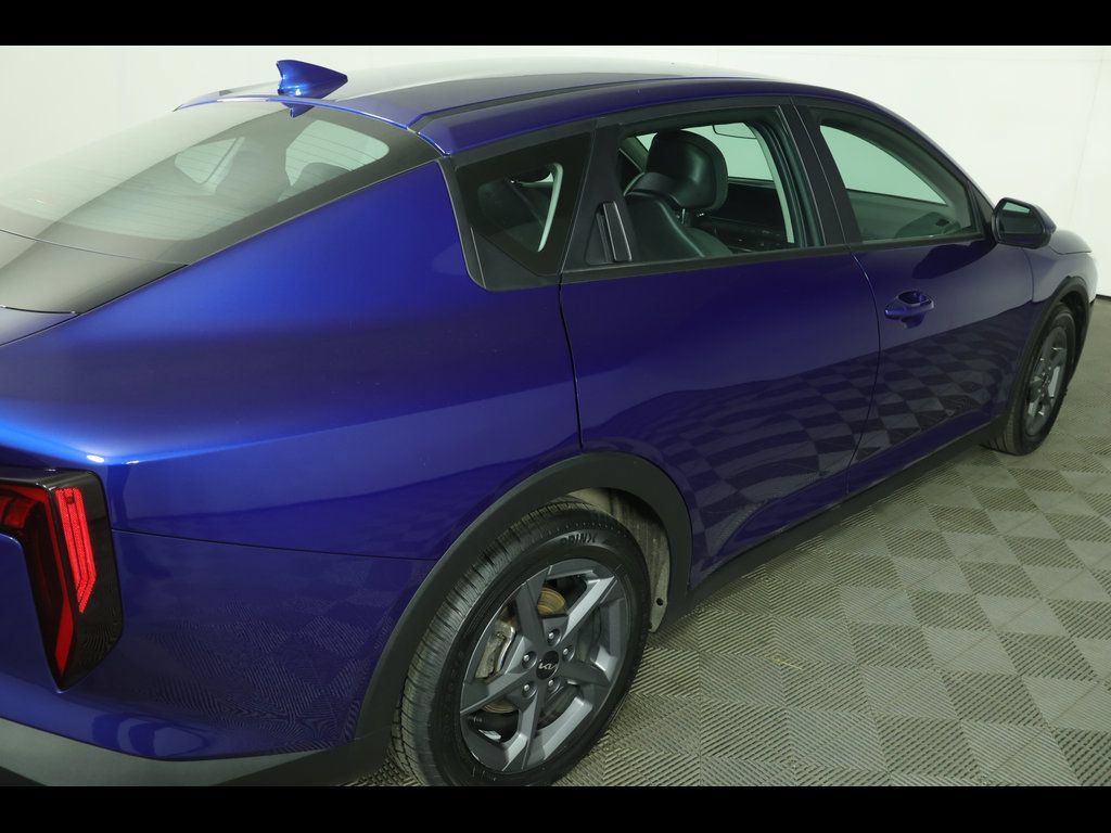 Used 2025 Kia K4 FWD image 17