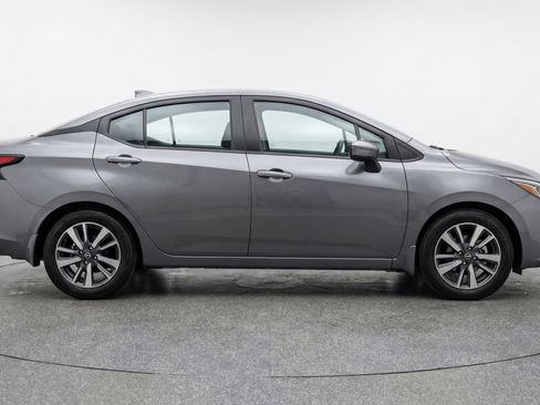 Used 2025 Nissan Versa SV FWD image 11