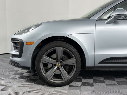 Certified 2024 Porsche Macan AWD/4WD image 12