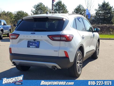 Certified 2025 Ford Escape SE FWD image 4