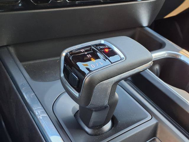 Used 2025 GMC Sierra 1500 SLT AWD/4WD image 14