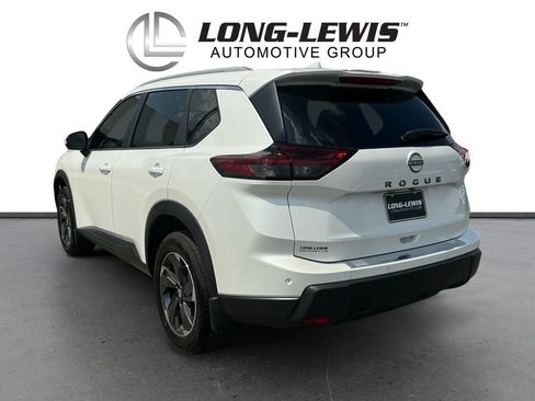 Used 2026 Nissan Rogue SV w/ SV Premium Package FWD image 4