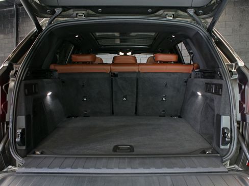 Used 2021 BMW X5 sDrive40i w/ M Sport Package RWD image 73