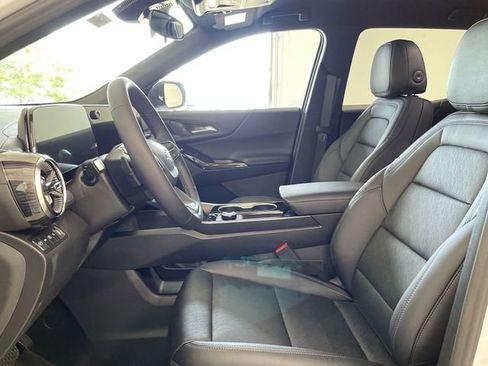 New 2026 Chevrolet Equinox LT w/ Convenience Package II AWD/4WD image 23