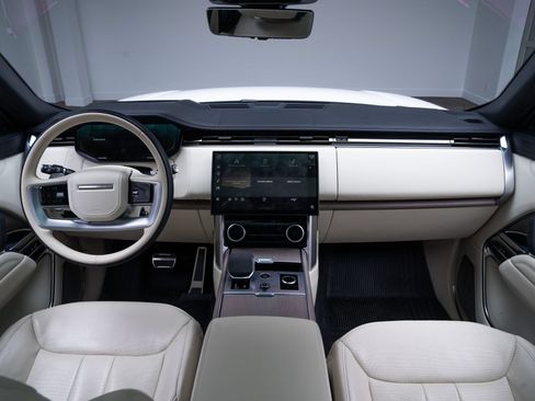 Used 2023 Land Rover Range Rover Autobiography AWD/4WD image 9