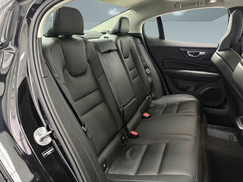 Used 2025 Volvo S60 B5 Plus image 23