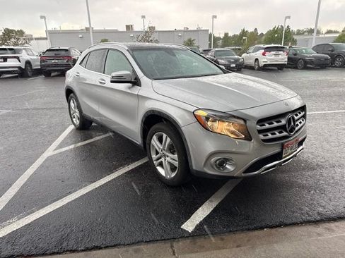 Used 2018 Mercedes-Benz GLA 250 4MATIC image 2
