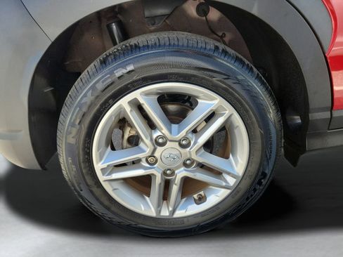 Used 2022 Hyundai Kona SE w/ Cargo Package image 4