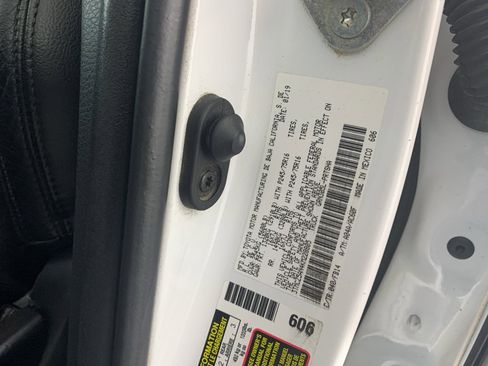 Used 2019 Toyota Tacoma SR image 13