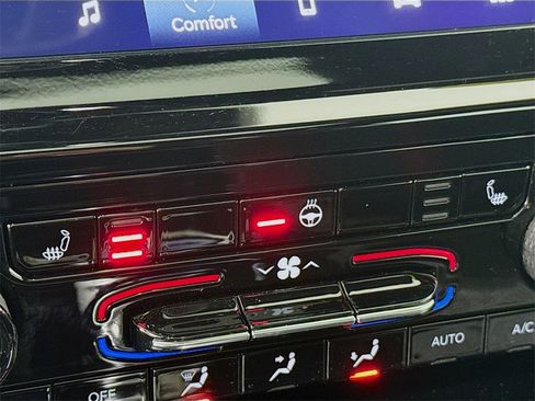 Used 2023 Jeep Grand Cherokee L Laredo image 22