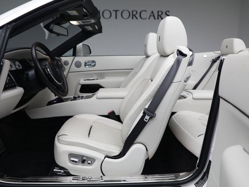Certified 2018 Rolls-Royce Dawn image 30
