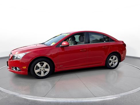 Used 2013 Chevrolet Cruze LT w/ RS Package FWD image 4