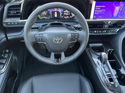 New 2025 Toyota Crown Signia image 26