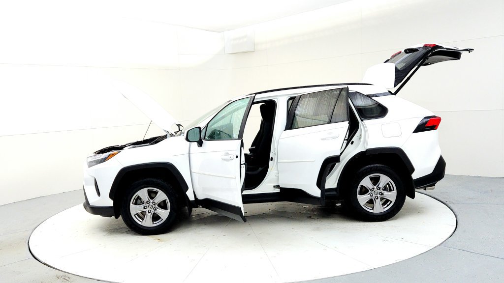 Used 2023 Toyota RAV4 XLE w/ Convenience Package AWD/4WD image 10