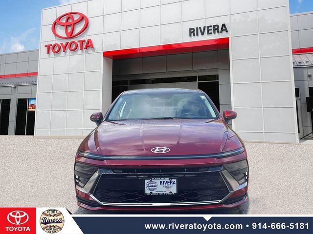Used 2024 Hyundai Sonata SEL w/ Convenience Package FWD image 2