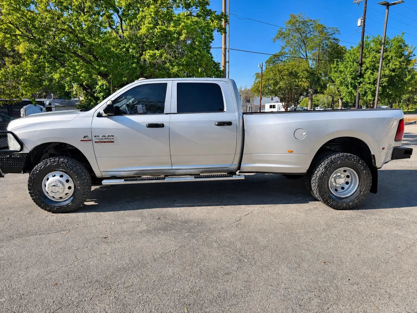 Used 2018 RAM 3500 Tradesman w/ Chrome Appearance Group AWD/4WD image 8