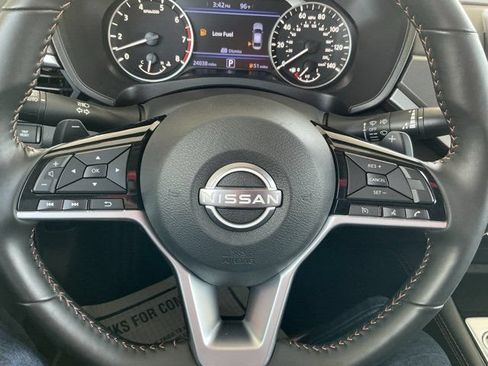 Used 2025 Nissan Altima 2.5 SR AWD/4WD image 29