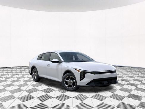 New 2026 Kia K4 FWD image 11
