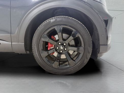 Used 2020 Ford Explorer ST w/ ST Street Pack image 28