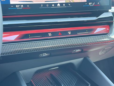 Used 2026 BMW M5 w/ Carbon Package AWD/4WD image 34